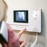 Аудио и видеодомофоны